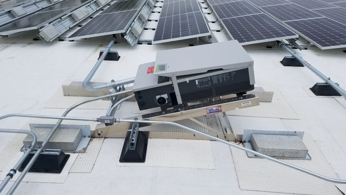 MPPT inverter technology in Pakistan is showing how MPPT controllers track maximum power from solar panels under changing sunlight and temperature conditions
